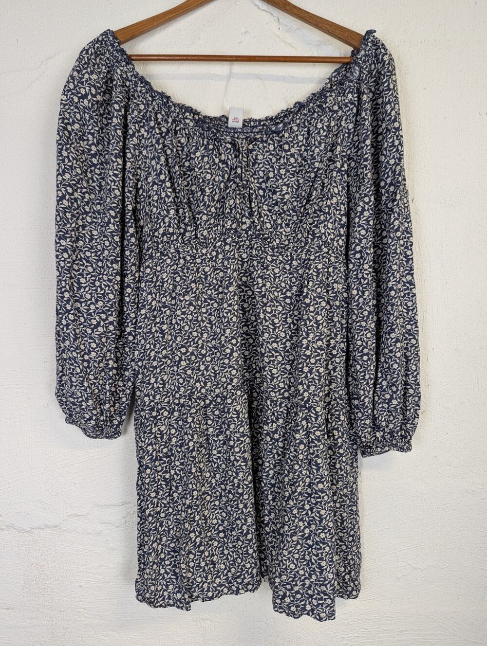Old Navy Floral Dress Blue White Tiered Pockets Milkmaid Smocking Cottage Medium